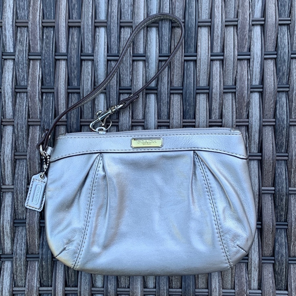 Coach Silver/Pewter Leather Pleated Medium Wristlet - Picture 1 of 16